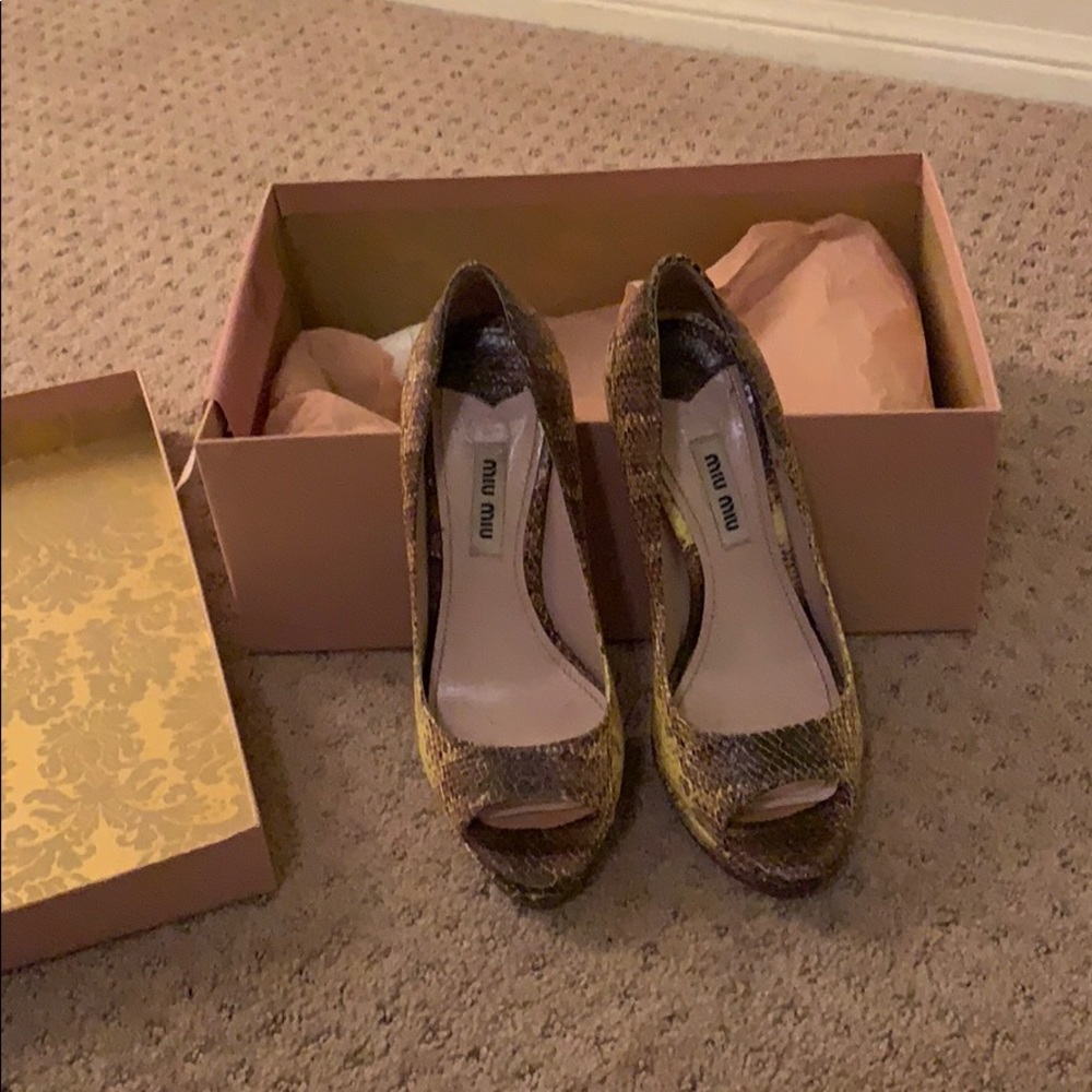 Miu Miu platforms